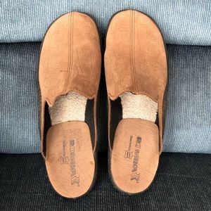 Men’s suede slippers IS 10 UK 44
